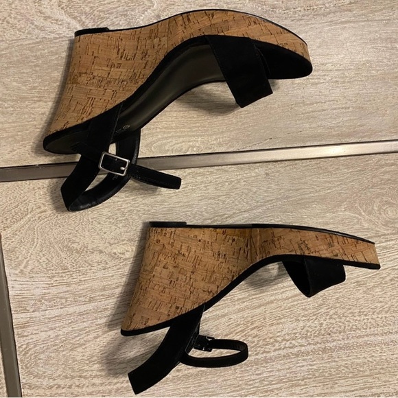 Charles David wedges bought from Nordstrom.  Size 7 - Picture 2 of 4